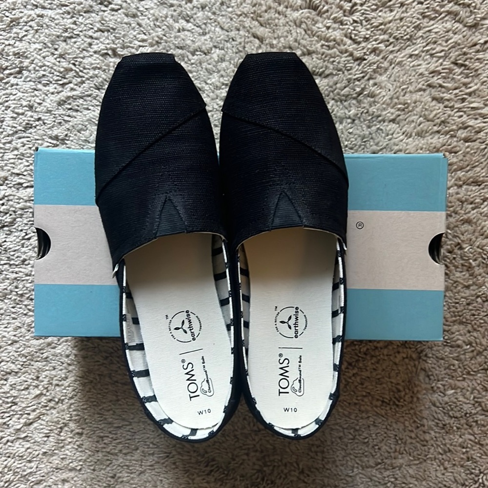 Toms women’s